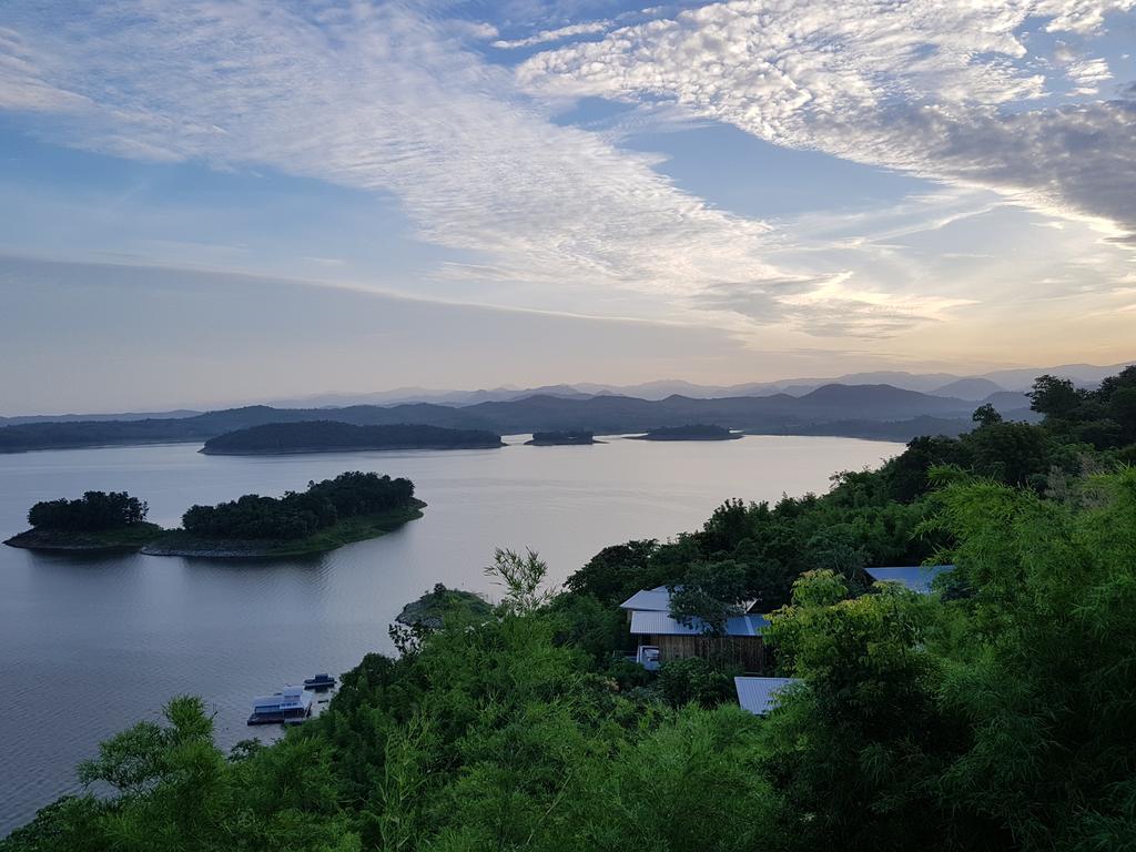 Thawsi Lake Hill Si Sawat Kültér fotó